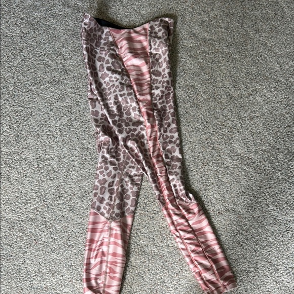 Good American Pink and Brown Leggings with Animal Print - Picture 5 of 10